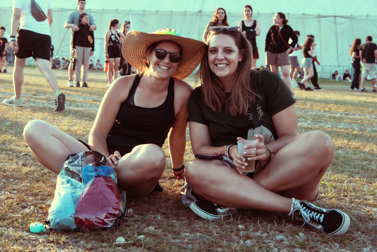 Es ist angerichtet! Deftones, The Prodigy, Apache 207 u.v.a. warten bei Sommerwetter. – Sonnenschein.