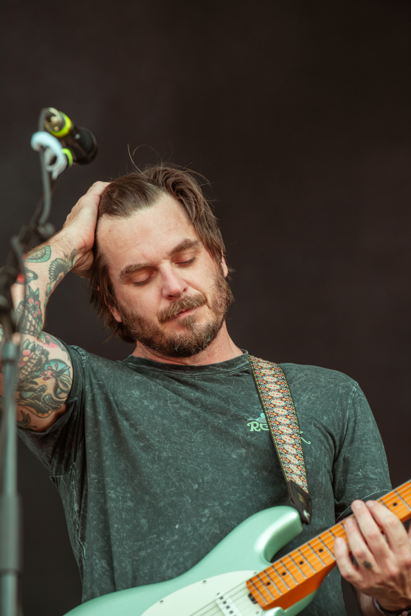 Es ist angerichtet! Deftones, The Prodigy, Apache 207 u.v.a. warten bei Sommerwetter. – Thrice.