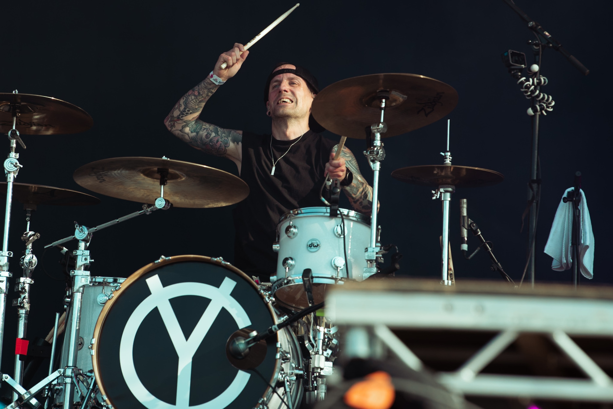 Es ist angerichtet! Deftones, The Prodigy, Apache 207 u.v.a. warten bei Sommerwetter. – Yellowcard.