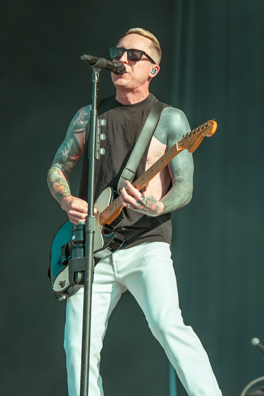 Es ist angerichtet! Deftones, The Prodigy, Apache 207 u.v.a. warten bei Sommerwetter. – Yellowcard.