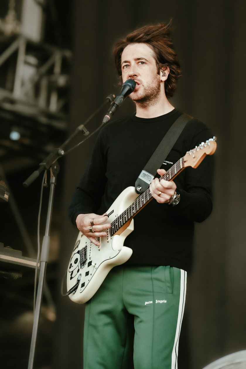 Als herrschte nicht schon genug Hitze auf dem Gelände, fackelten Electric Callboy, The Prodigy u.a. auch noch die Bühnen ab. – The Wombats.