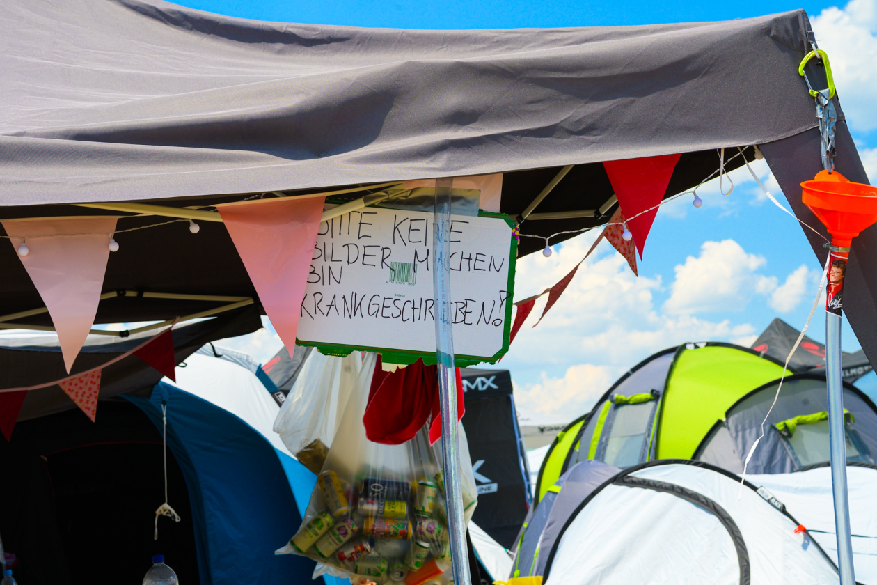 Als hätte die erste Hitzewelle nur auf das Festival gewartet: Twenty One Pilots, Kraftklub, The Offspring u.v.a. bringen sich in Stellung. – No Pics!