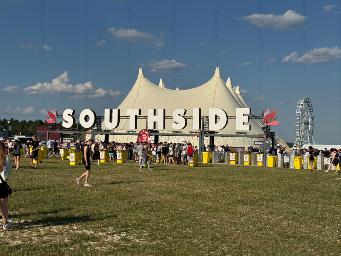 Als hätte die erste Hitzewelle nur auf das Festival gewartet: Twenty One Pilots, Kraftklub, The Offspring u.v.a. bringen sich in Stellung. – Welcome back!