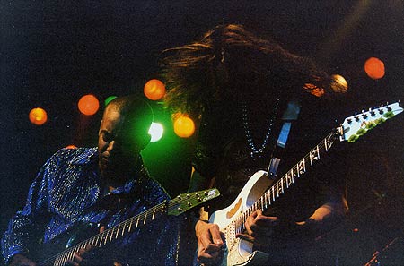 Mit Tony MacAlpine.