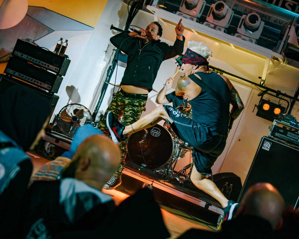 Mit The Boss Hoss, Sick Of It All, Knorkator, Dog Eat Dog, The Subways, Stick To Your Guns u.a. - Tattoo Convention auf hoher See. – Sick Of It All.