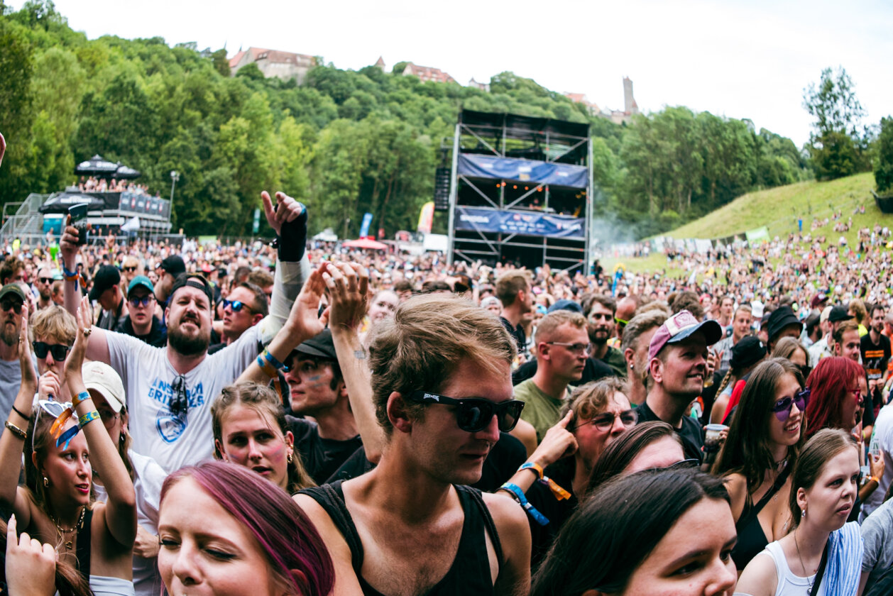 Rise Against Beatsteaks, Alligatoah, Nova Twins, Bosse, Sondaschule - das Festival auf der Eiswiese geht steil. – Taubertal!!!