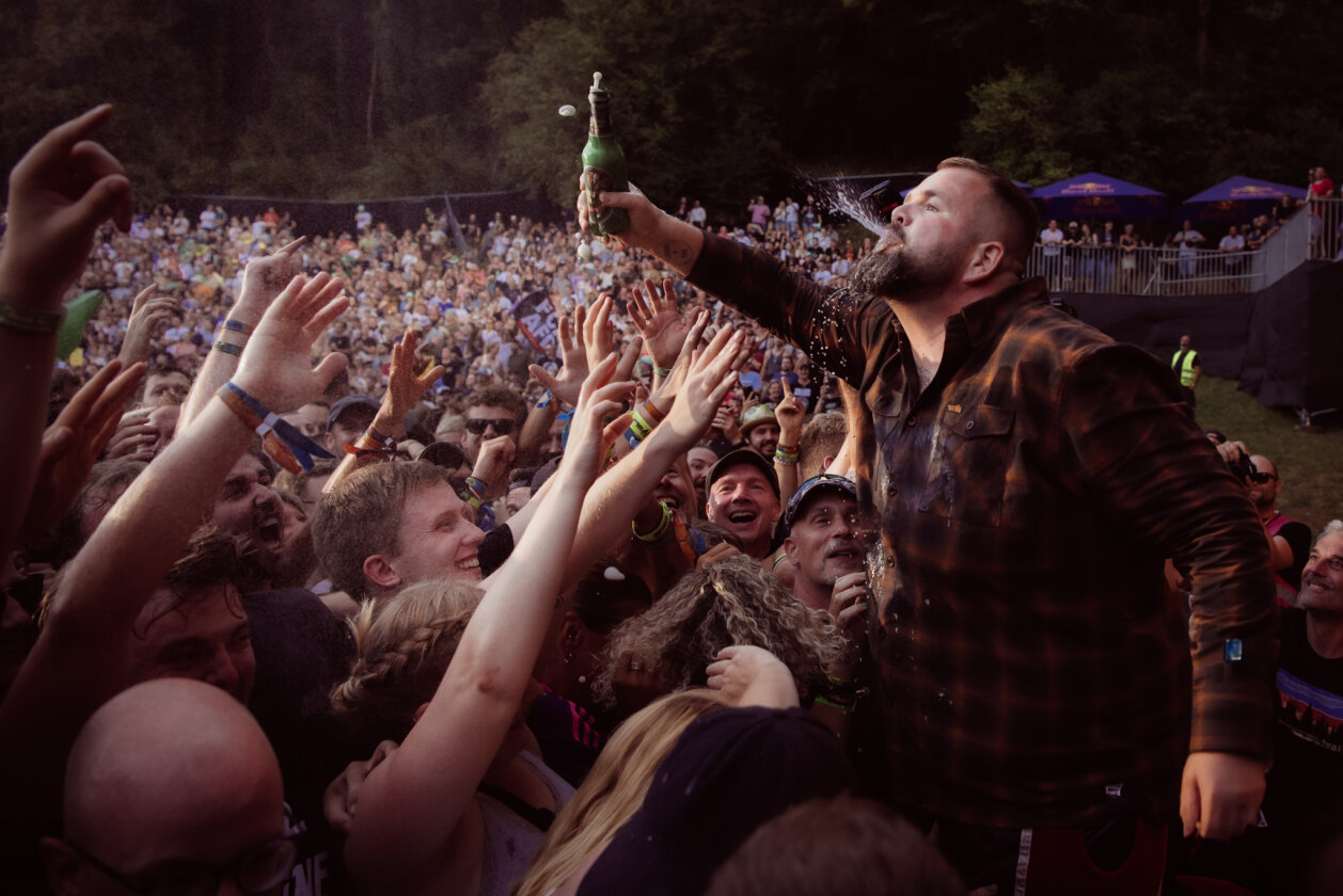 Rise Against Beatsteaks, Alligatoah, Nova Twins, Bosse, Sondaschule - das Festival auf der Eiswiese geht steil. – Feine Sahne Fischfilet.