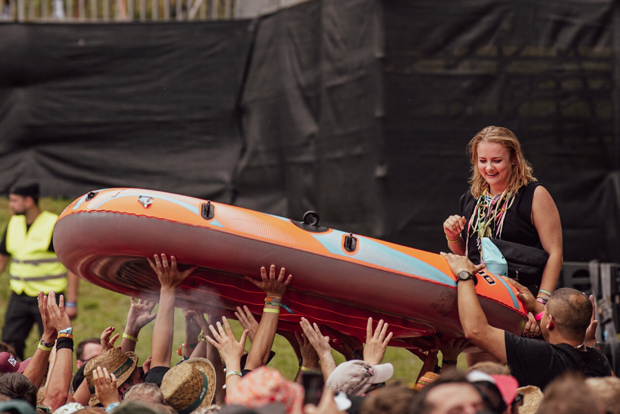 Rise Against Beatsteaks, Alligatoah, Nova Twins, Bosse, Sondaschule - das Festival auf der Eiswiese geht steil. – Heute mit dem Boot da.