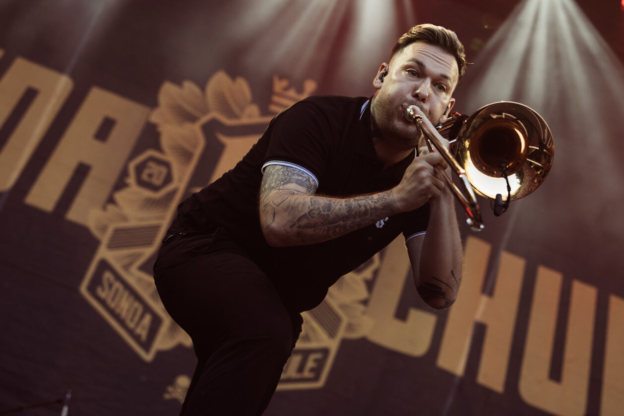 Rise Against Beatsteaks, Alligatoah, Nova Twins, Bosse, Sondaschule - das Festival auf der Eiswiese geht steil. – Sondaschule.