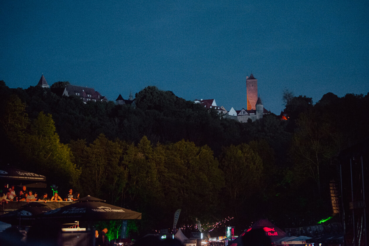 Rise Against Beatsteaks, Alligatoah, Nova Twins, Bosse, Sondaschule - das Festival auf der Eiswiese geht steil. – Das war das Taubertal 2024.