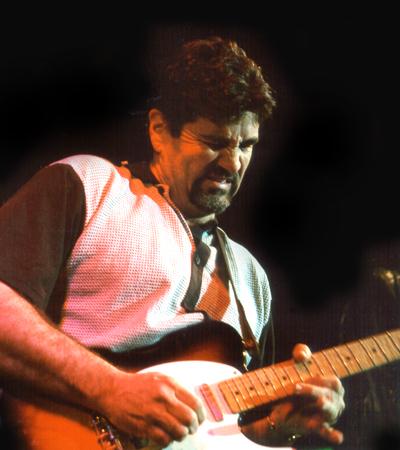 Gitarre spielen tut weh.