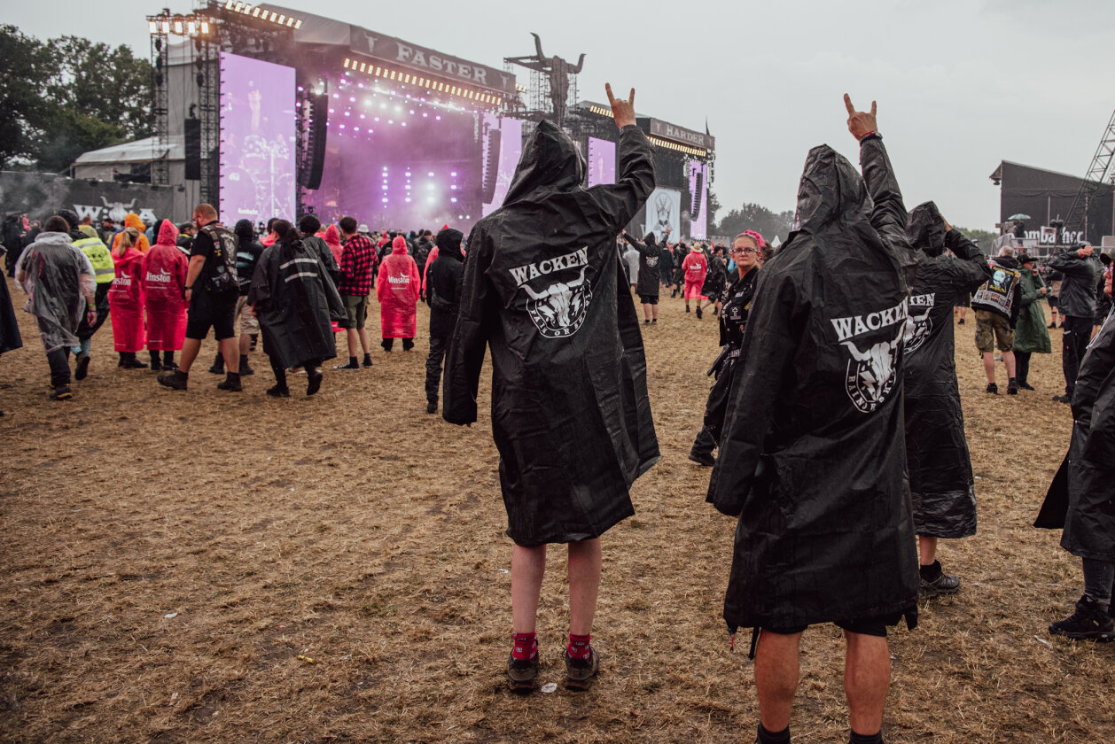 Korn, Amon Amarth, The 69 Eyes, Testament, Behemoth, Gene Simmons, Blind Guardian und ein bisschen Wacken-Schlamm. – Wacken.