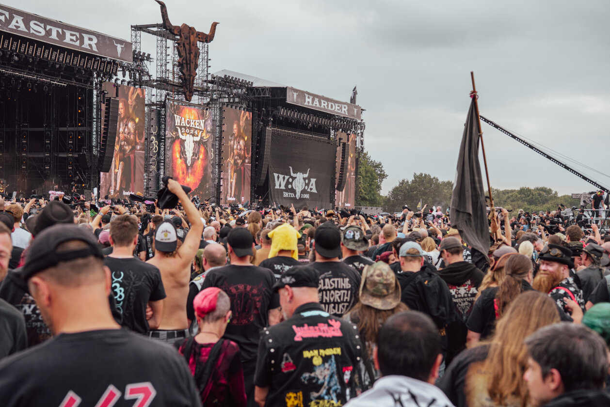 Gene Simmons, Blind Guardian u.a. läuten das Wacken-Wochenende ein. – Das Infield.