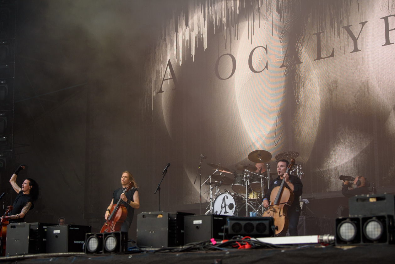 Regen und Kälte zum Festivalstart - aber alle sind parat: Wackööön! – Apocalyptica.