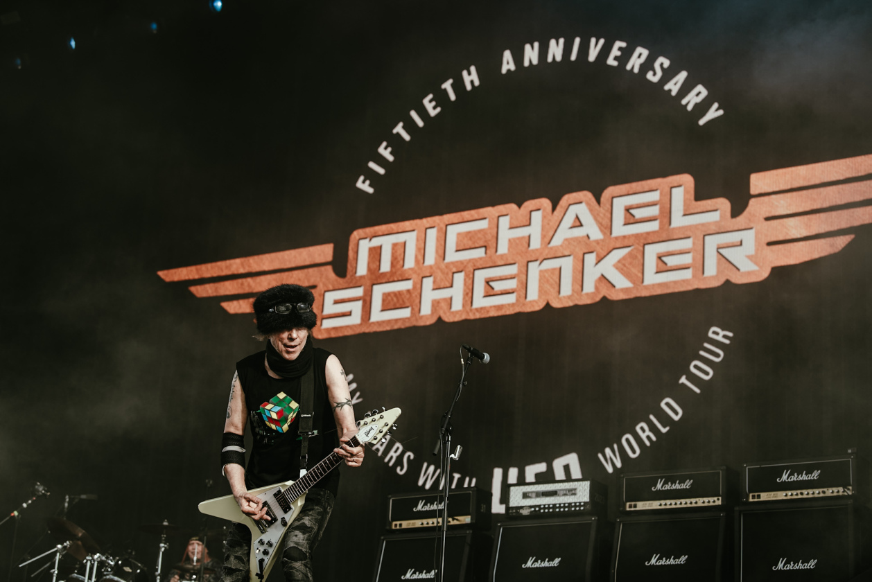 Regen und Kälte zum Festivalstart - aber alle sind parat: Wackööön! – Michael Schenker.