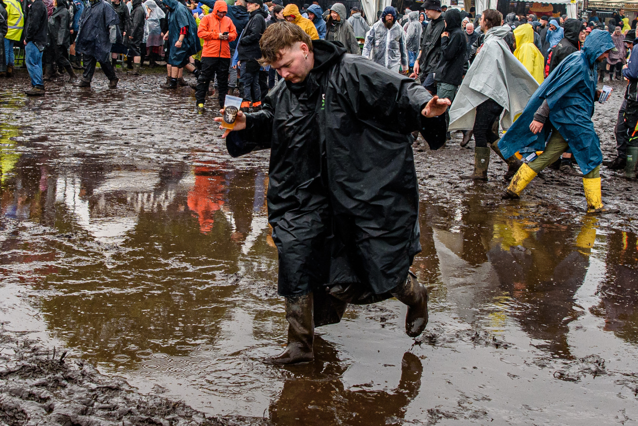 Regen und Kälte zum Festivalstart - aber alle sind parat: Wackööön! – Obacht ...