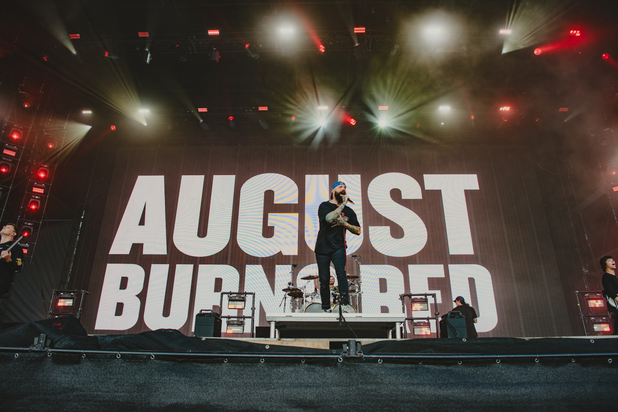 Galerie, Teil zwei: Und weiter gehts auf dem Acker mit Papa Roach, Dimmu Borgir, Fear Factory u.v.a.! – August Burns Red.