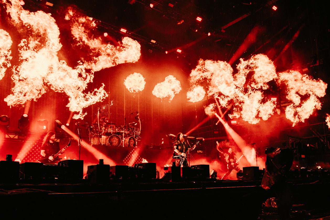 Galerie, Teil zwei: Und weiter gehts auf dem Acker mit Papa Roach, Dimmu Borgir, Fear Factory u.v.a.! – Machine Head.