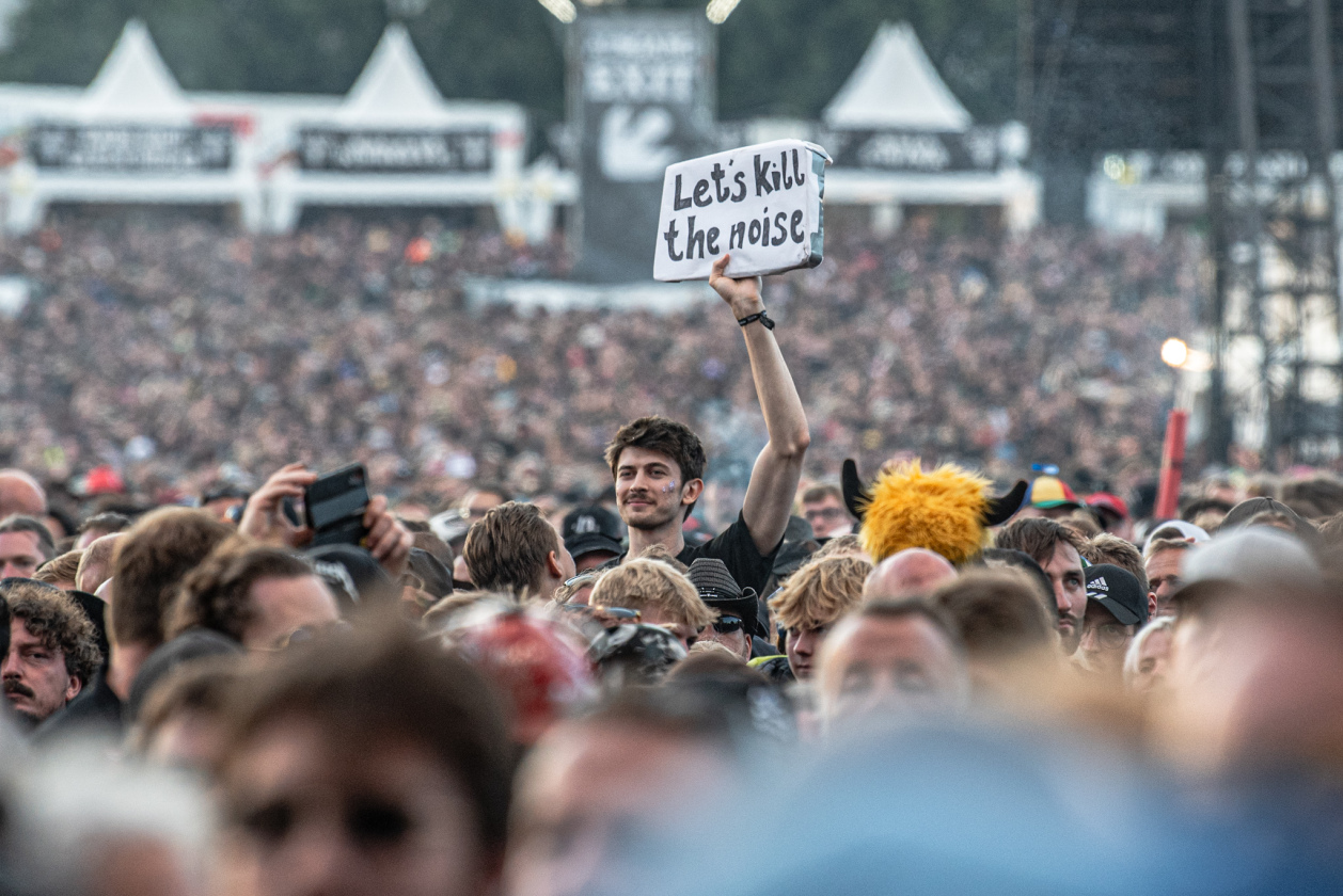 Galerie, Teil zwei: Und weiter gehts auf dem Acker mit Papa Roach, Dimmu Borgir, Fear Factory u.v.a.! – Noise?