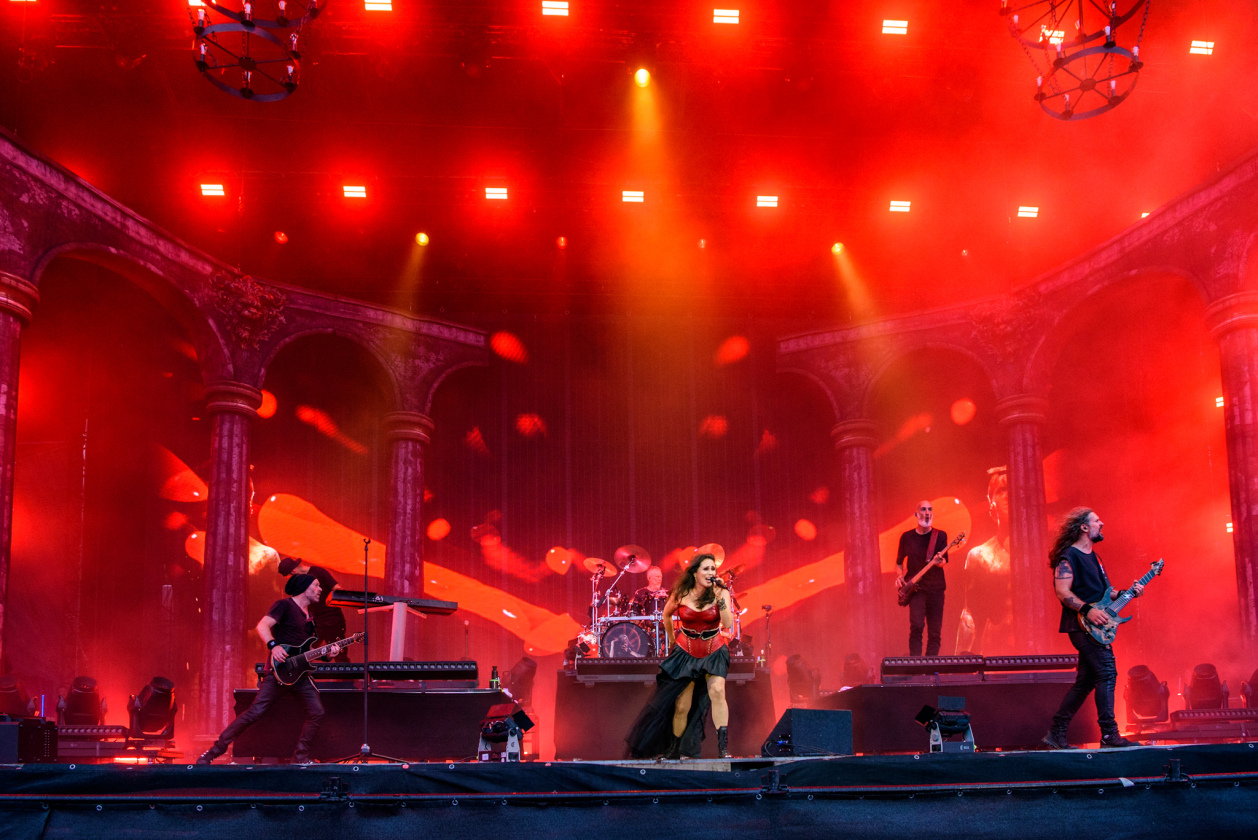Galerie, Teil zwei: Und weiter gehts auf dem Acker mit Papa Roach, Dimmu Borgir, Fear Factory u.v.a.! – Within Temptation.