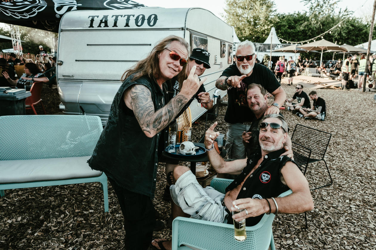 Die 35. Ausgabe des größten Metal-Open-Airs der Welt läuft. Unter den gut 150 Bands sind auch Def Leppard, die erstmals beim Wacken auftreten. – Bild auf Verlangen.
