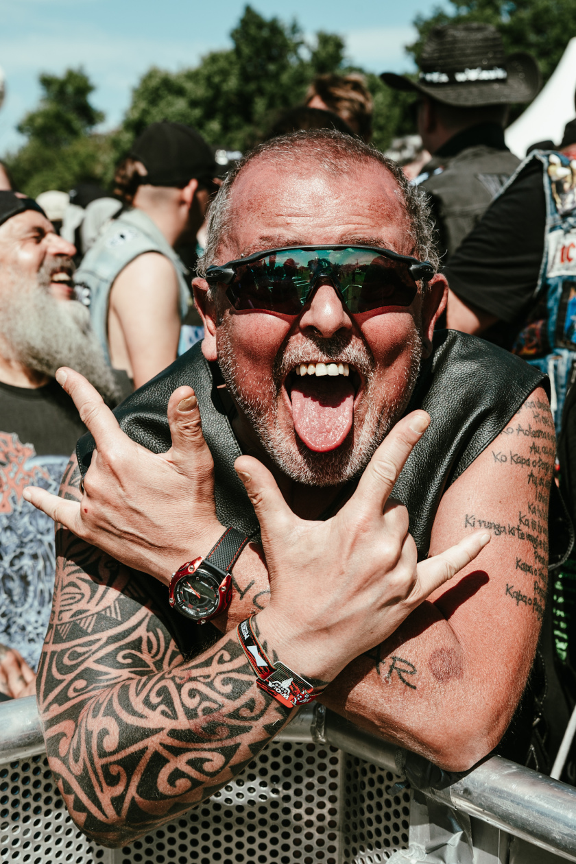Die 35. Ausgabe des größten Metal-Open-Airs der Welt läuft. Unter den gut 150 Bands sind auch Def Leppard, die erstmals beim Wacken auftreten. – Fan.