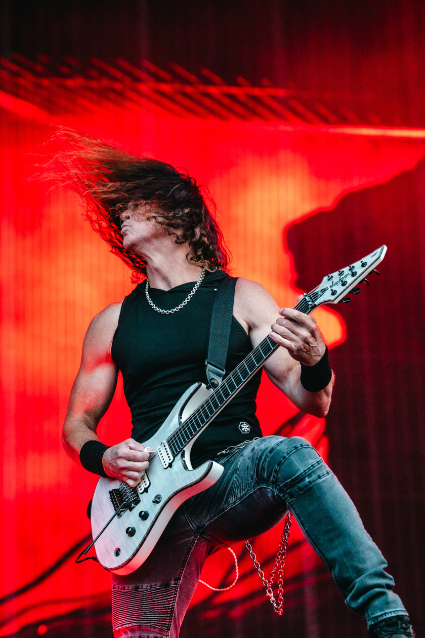 Die 35. Ausgabe des größten Metal-Open-Airs der Welt läuft. Gut 150 Bands treten auf, darunter Def Leppard oder Judas Priest. – In Flames.