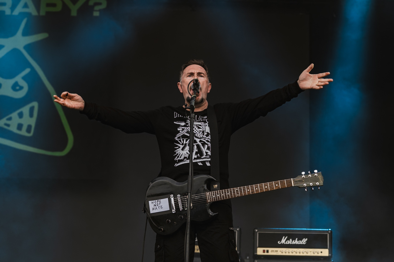 Die 35. Ausgabe des größten Metal-Open-Airs der Welt läuft. Gut 150 Bands treten auf. – Therapy?