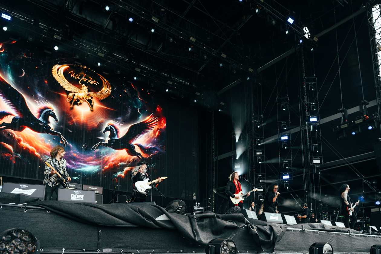 Die 35. Ausgabe des größten Metal-Open-Airs der Welt läuft. Gut 150 Bands treten auf. – Uli Jon Roth.