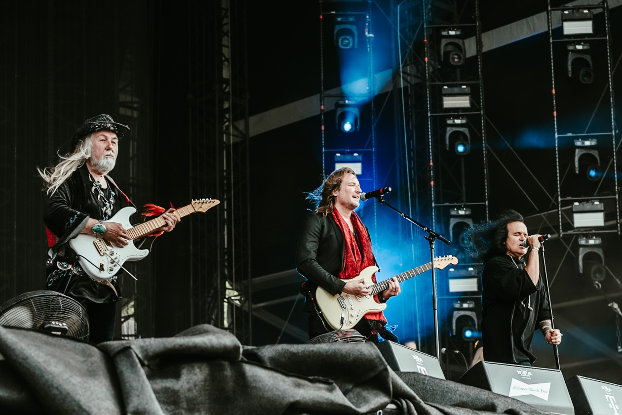 Die 35. Ausgabe des größten Metal-Open-Airs der Welt läuft. Gut 150 Bands treten auf. – Uli Jon Roth.
