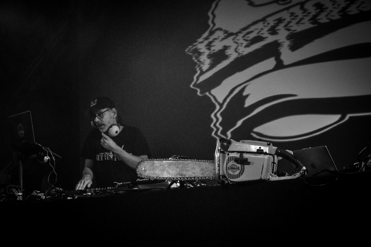 Hip Hop-Nostalgie pur mit Absolute Beginner, Der Tobi Und Das Bo, Doppelkopf, Easy Business u.v.a. – DJ Mad.