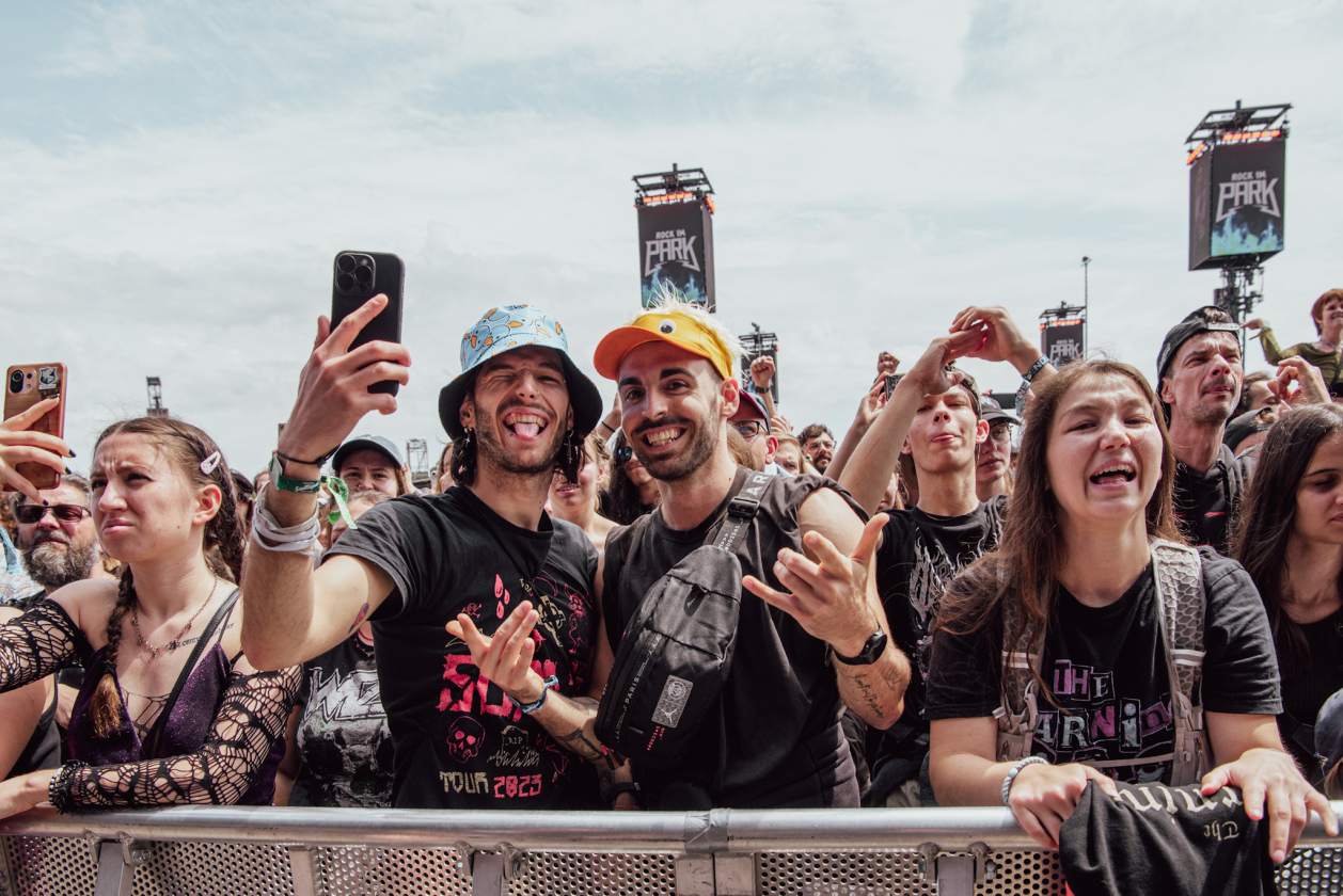 Über 88.000 Fans feiern bei strömendem Regen hochkarätige Acts wie Slipknot, Bring Me The Horizon u.v.m – Beste Stimmung