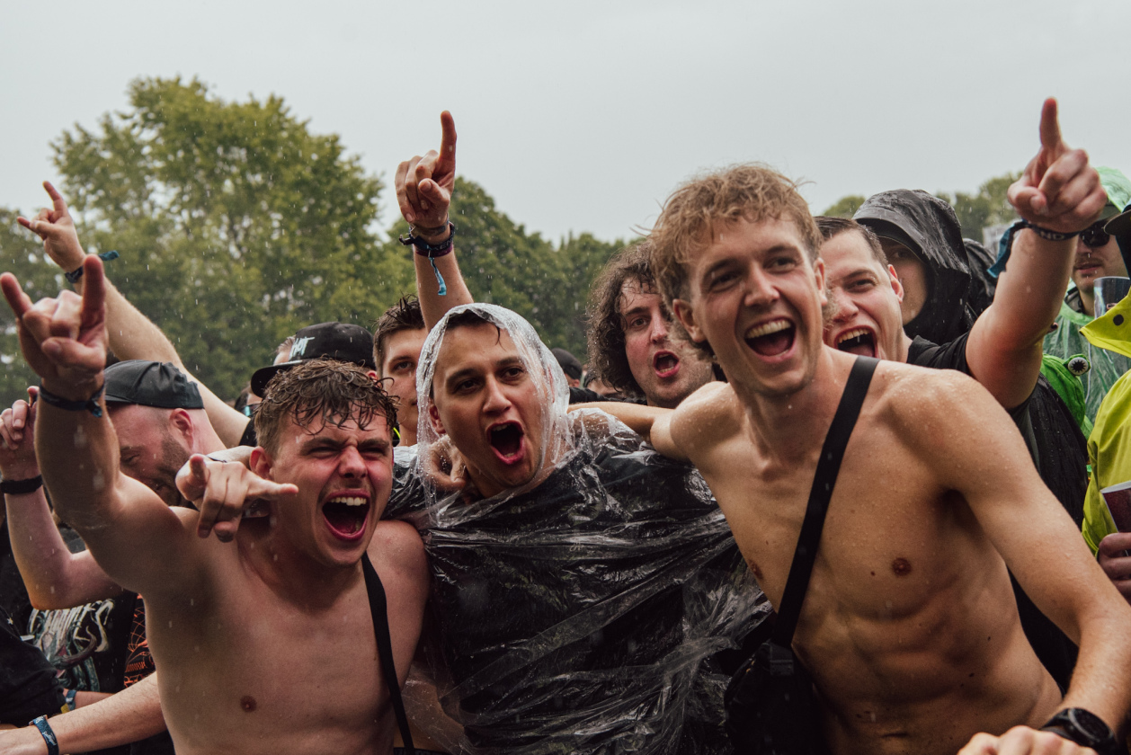 Über 88.000 Fans feiern bei strömendem Regen hochkarätige Acts wie Slipknot, Bring Me The Horizon u.v.m – Hallo!
