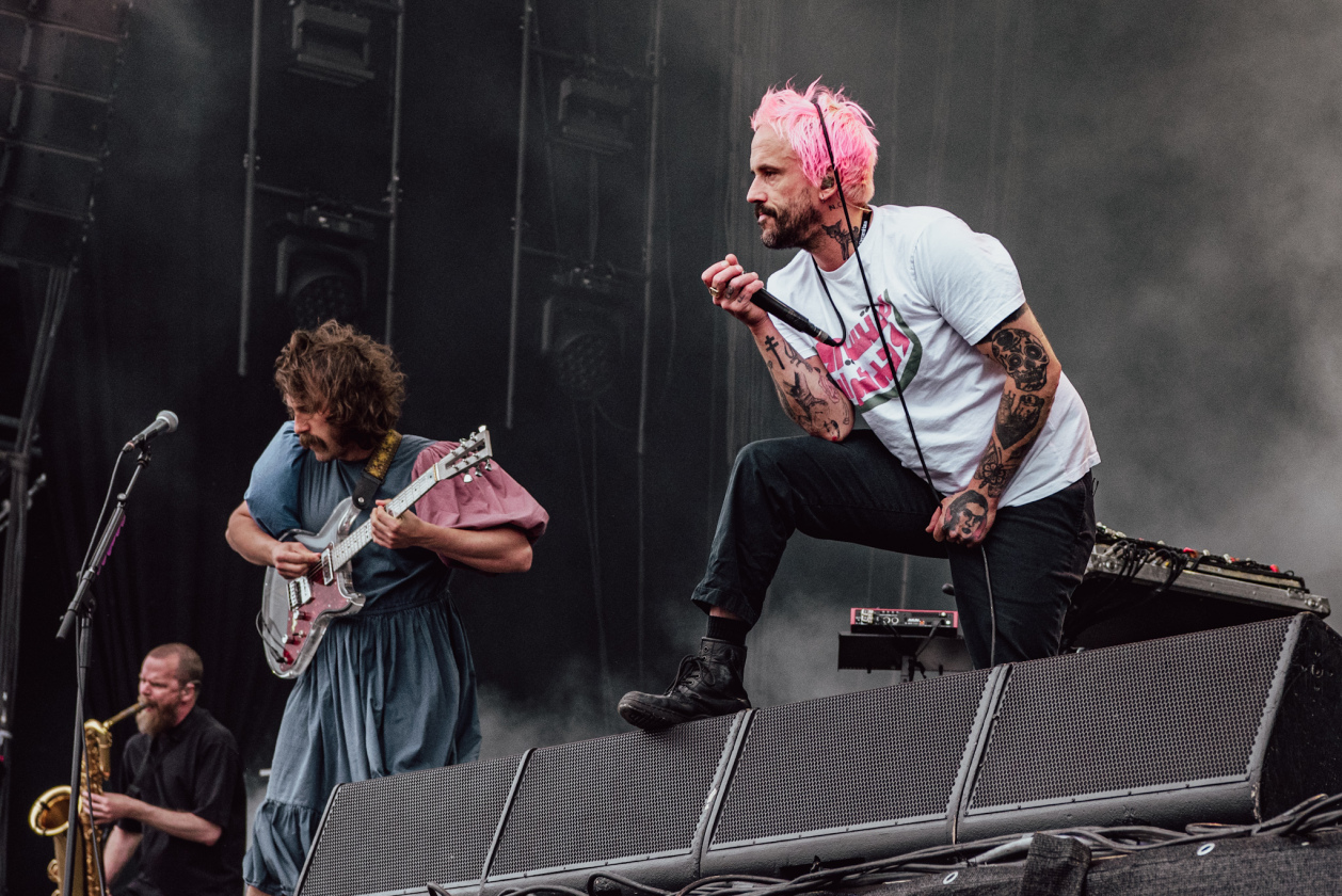 Über 88.000 Fans feiern bei strömendem Regen hochkarätige Acts wie Slipknot, Bring Me The Horizon u.v.m – Idles.