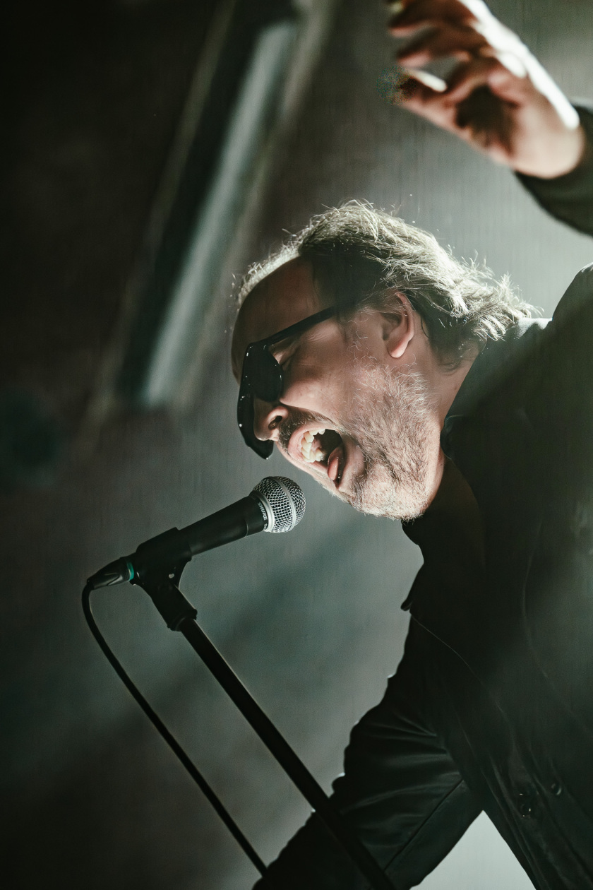 Gluecifer – Die Rock'n'Roll-Altmeister aus Oslo bringen den Club zum Beben. – Biff Malibu.