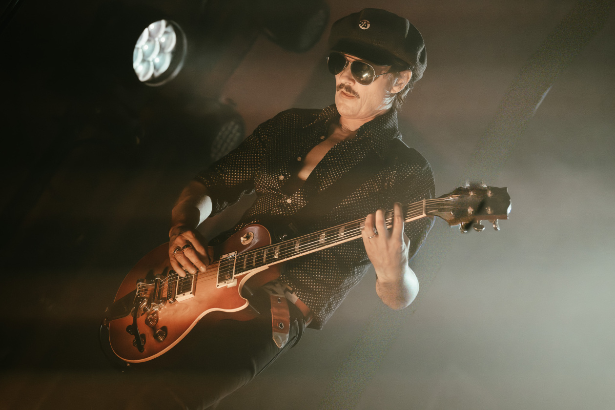 Gluecifer – Die Rock'n'Roll-Altmeister aus Oslo bringen den Club zum Beben. – Raldo Useless.