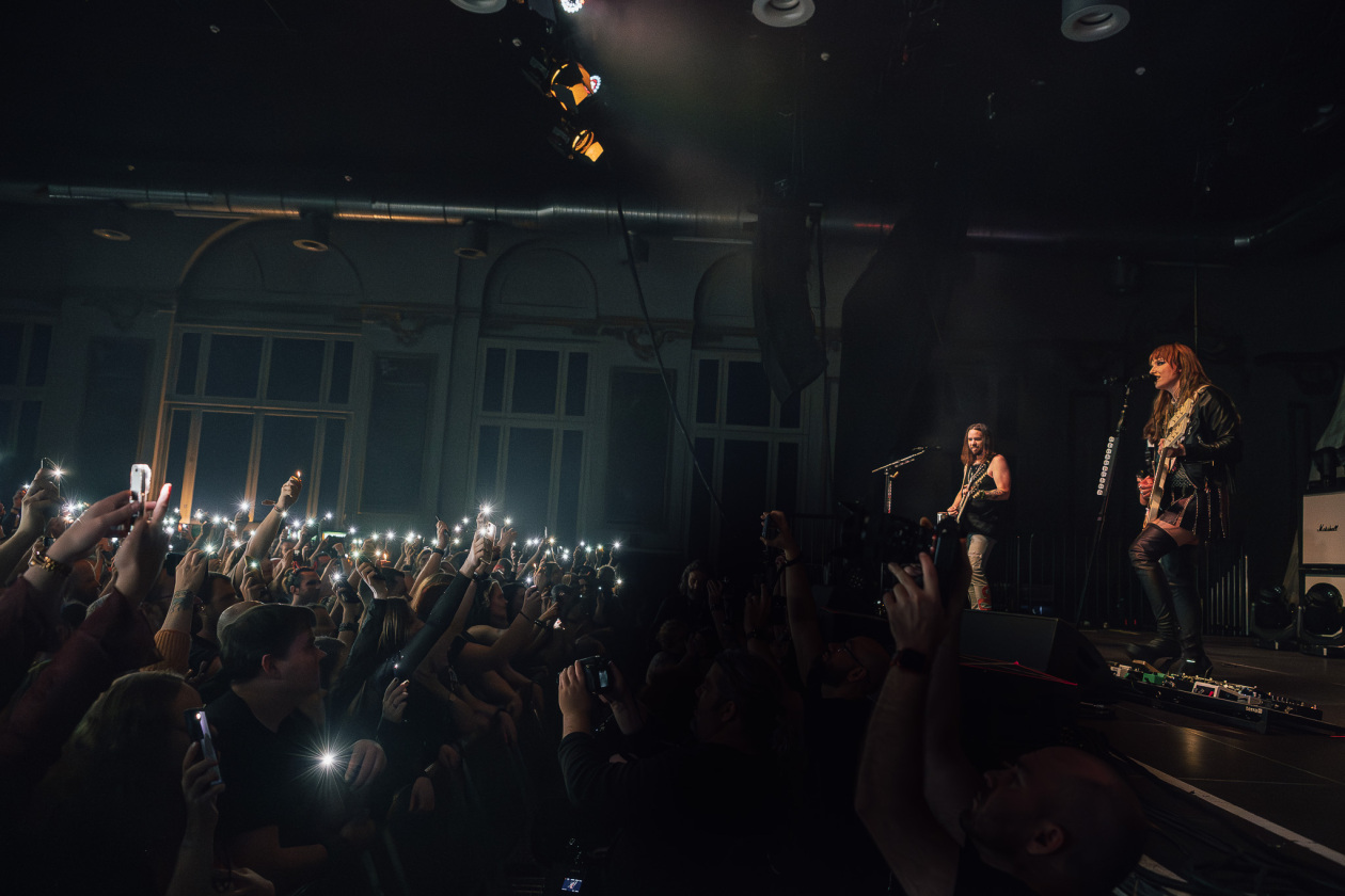 Halestorm – Hardrock-Hagelsturm mit Lzzy Hale, Arejay und Band. – In Berlin.