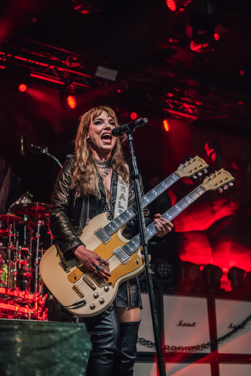 Halestorm – Hardrock-Hagelsturm mit Lzzy Hale, Arejay und Band. – Lzzy Hale.