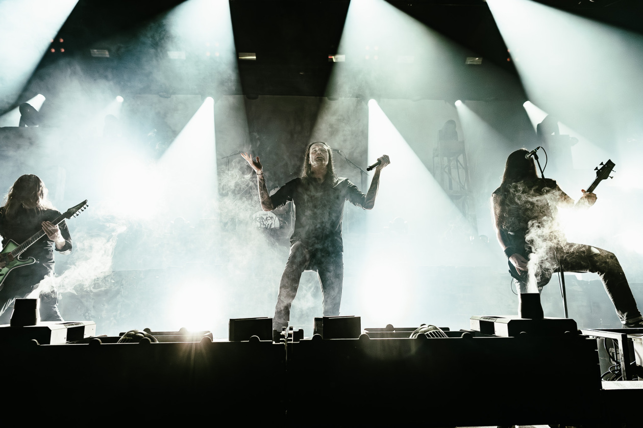 Metalcore/Melodic Death Metal pur: Sänger Marcus Bischoff und Band live. – Heaven Shall Burn.