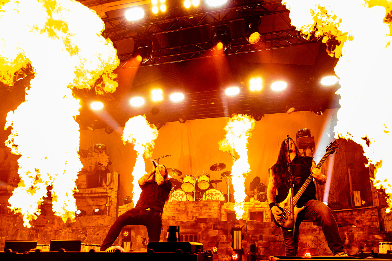 Metalcore/Melodic Death Metal pur: Sänger Marcus Bischoff und Band live. – Heaven Shall Burn.