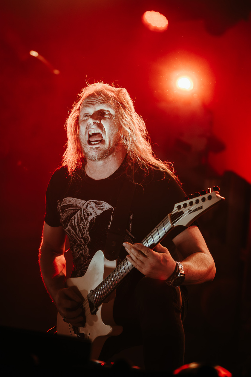 Heaven Shall Burn – Metalcore/Melodic Death Metal pur: Sänger Marcus Bischoff und Band live. – Alexander Dietz.