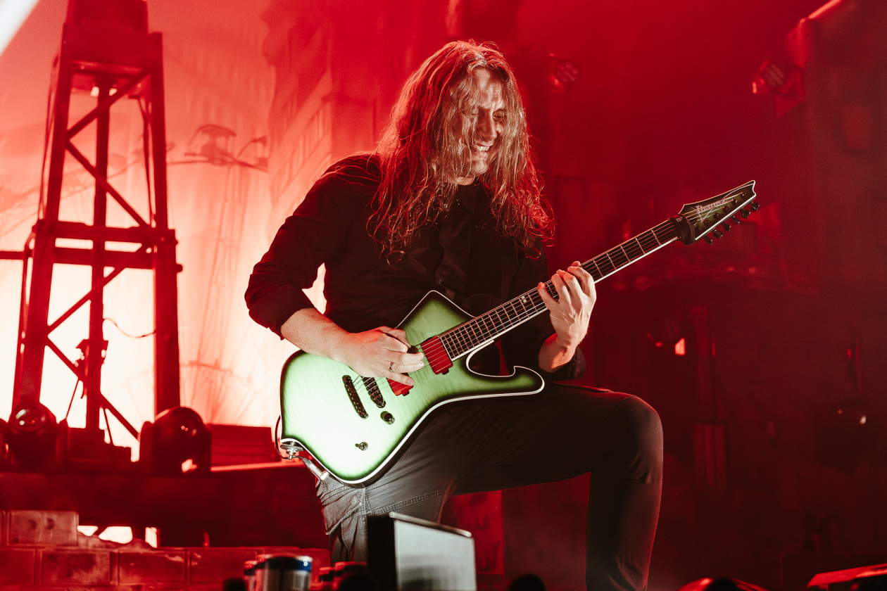 Heaven Shall Burn – Metalcore/Melodic Death Metal pur: Sänger Marcus Bischoff und Band live. – Maik Weichert.