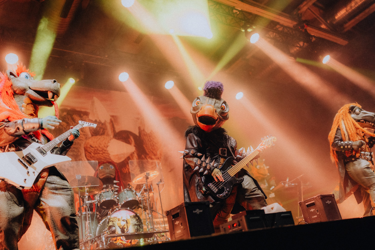 Auf  "Pommesgabel Reload" Tour. – Heavysaurus.
