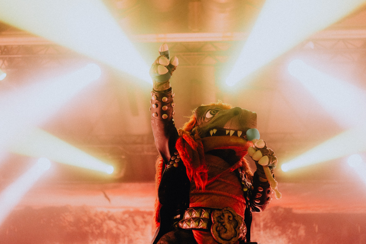 Auf  "Pommesgabel Reload" Tour. – Heavysaurus.