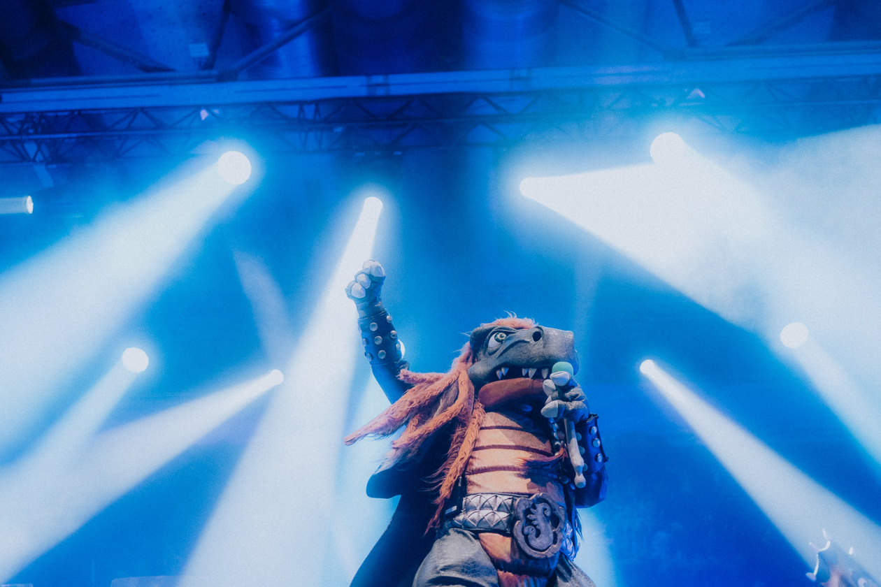 Auf  "Pommesgabel Reload" Tour. – Heavysaurus.