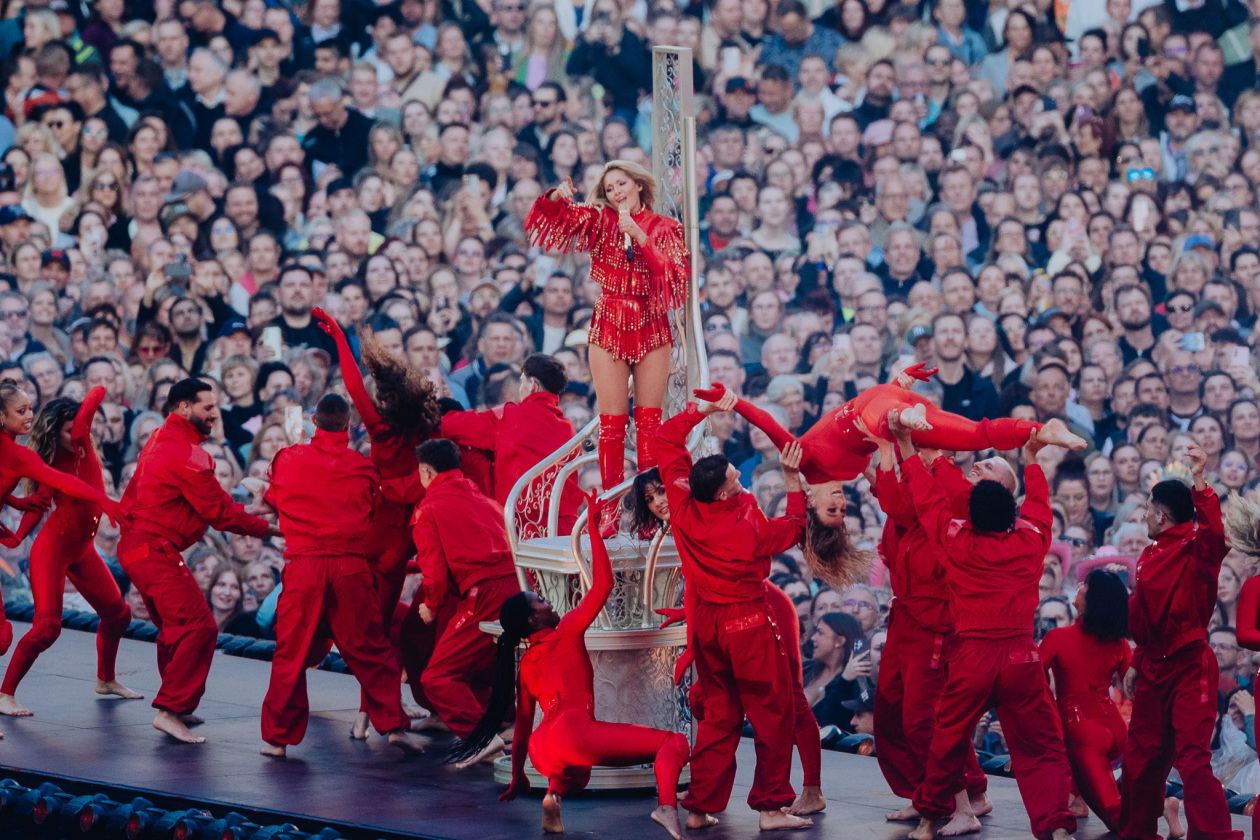 Bühnen-Comeback: der ausverkaufte Auftakt zur 360° Stadion Tour 2026. – Helene Fischer.