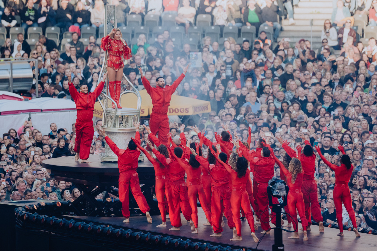 Bühnen-Comeback: der ausverkaufte Auftakt zur 360° Stadion Tour 2026. – Helene Fischer.