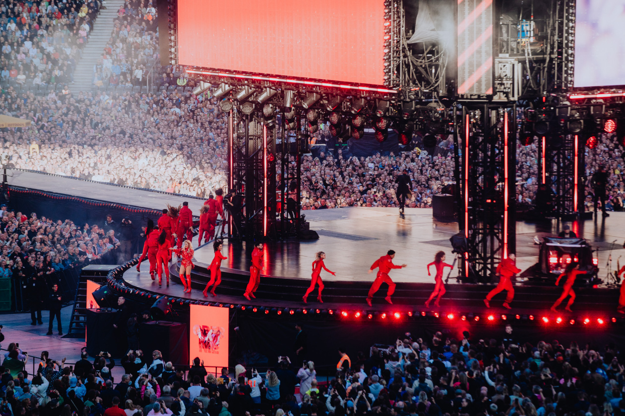 Bühnen-Comeback: der ausverkaufte Auftakt zur 360° Stadion Tour 2026. – Helene Fischer.