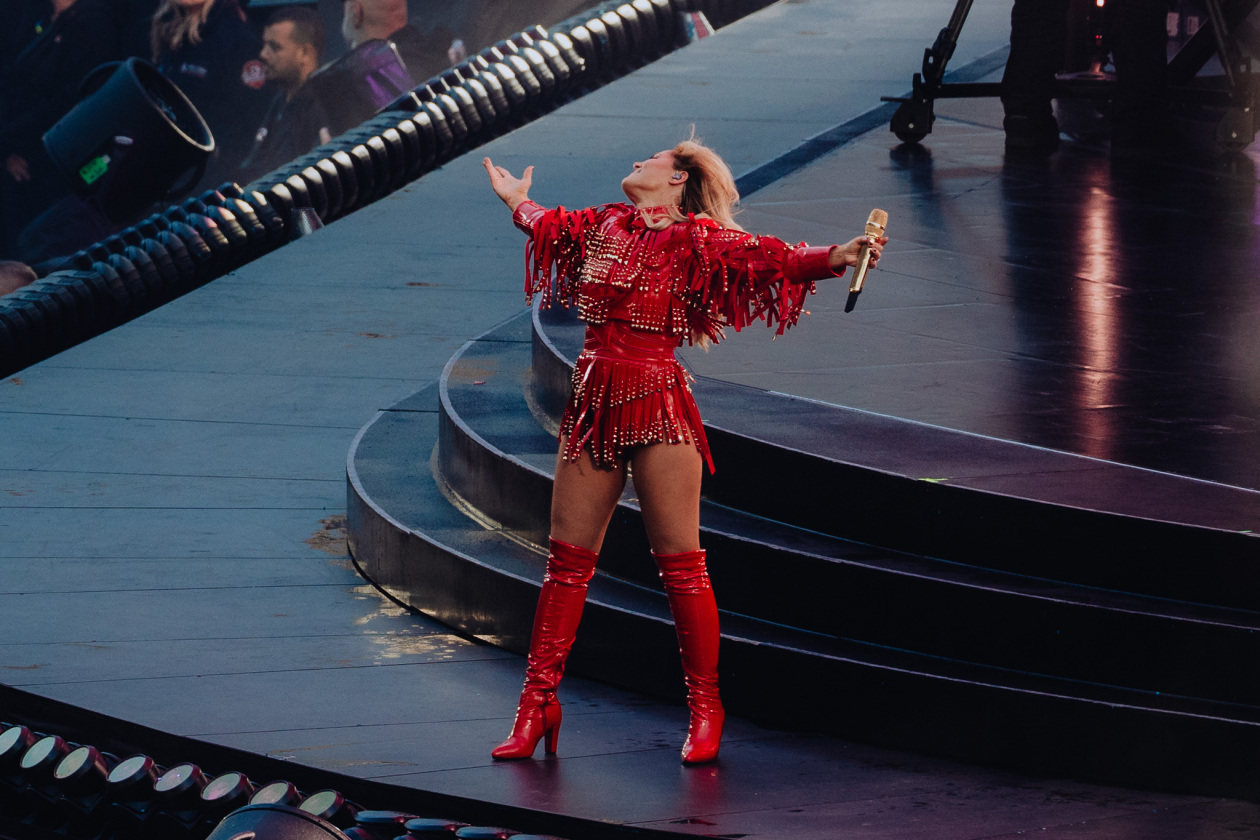 Bühnen-Comeback: der ausverkaufte Auftakt zur 360° Stadion Tour 2026. – Helene Fischer.
