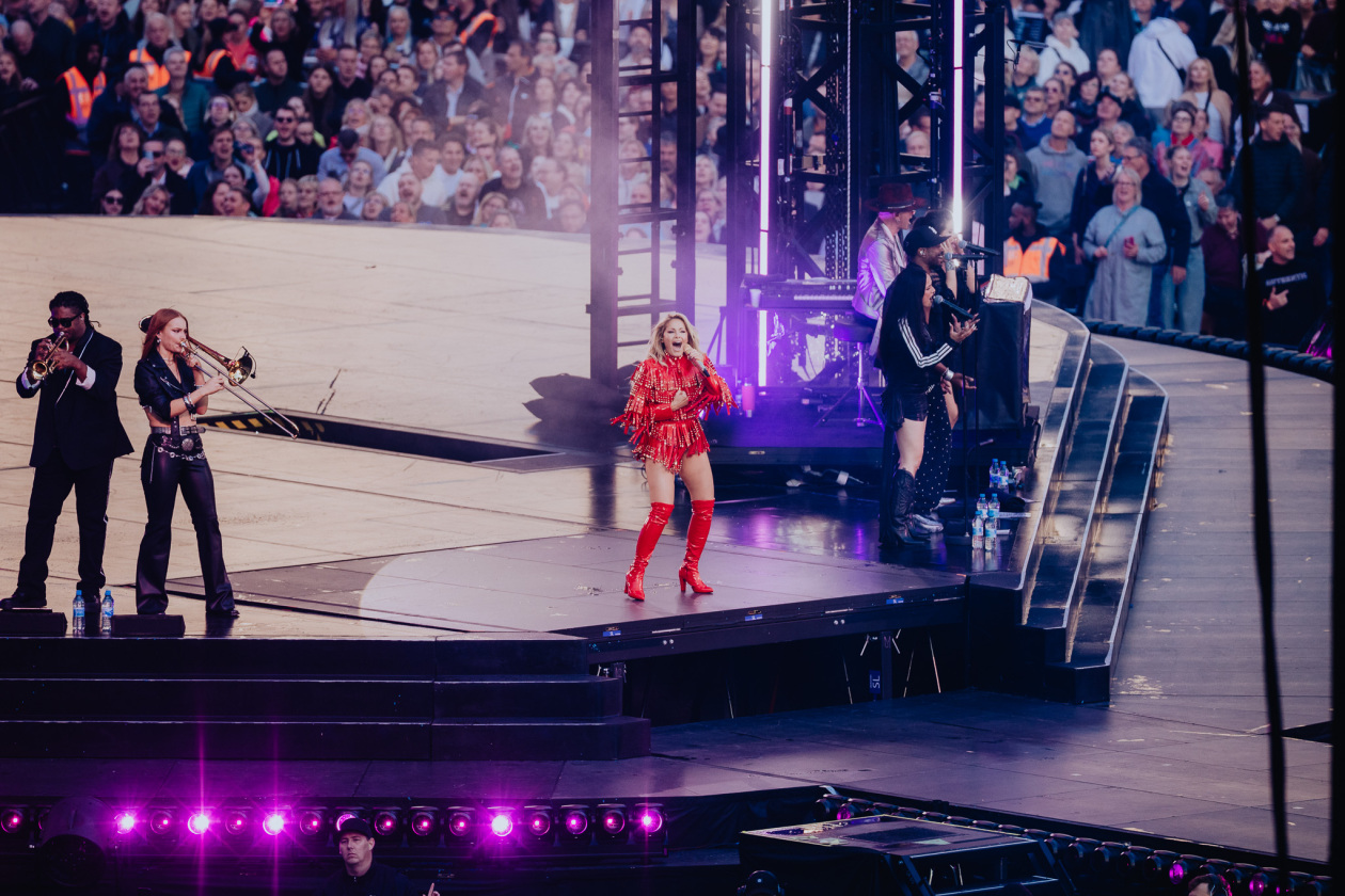 Bühnen-Comeback: der ausverkaufte Auftakt zur 360° Stadion Tour 2026. – Helene Fischer.